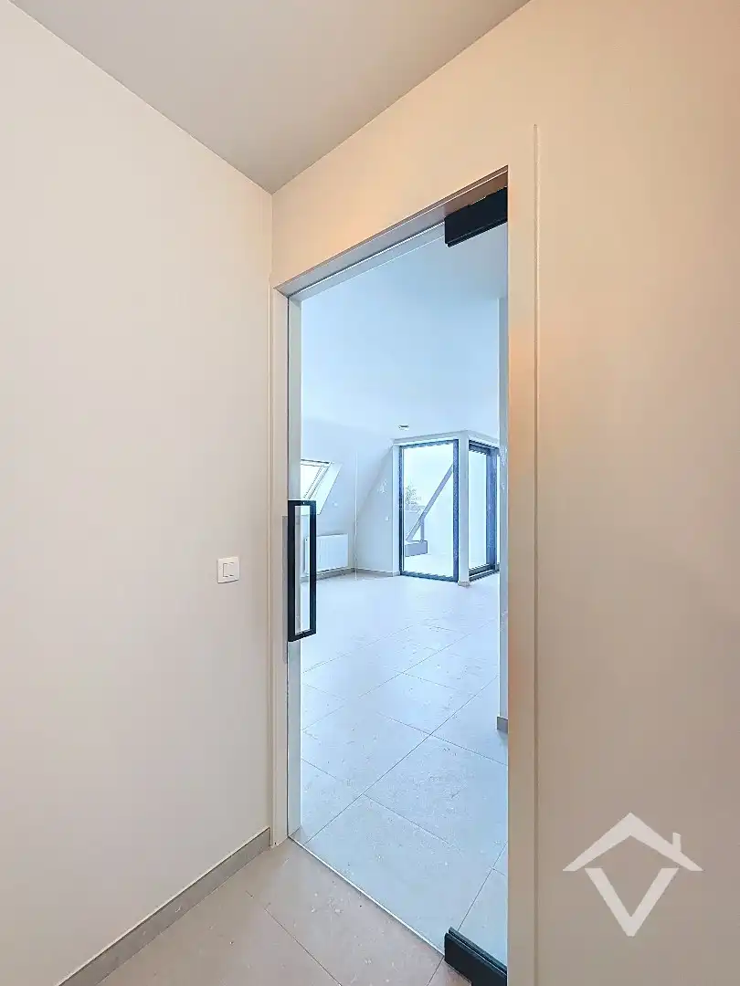 Uniek nieuwbouw appartement met 2 slaapkamers en veel zonlicht te Eernegem foto 6