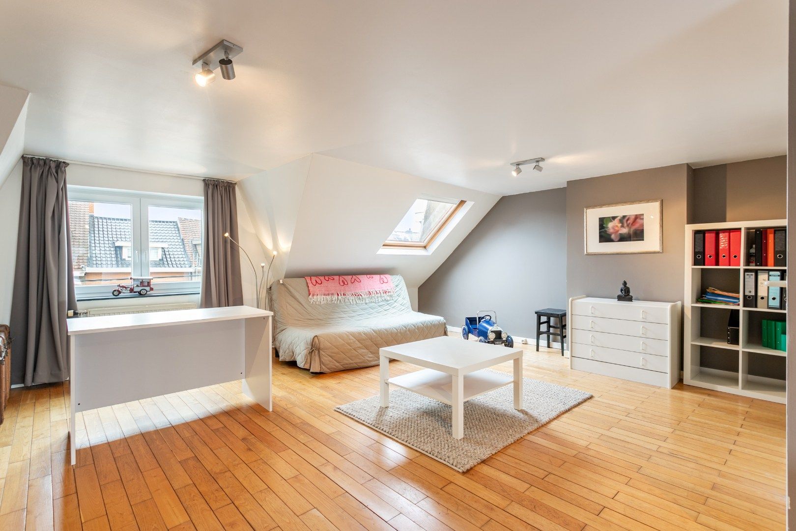 Charmante, karaktervolle en goed geïsoleerde woning met oprit en tuin te Halle. foto 24