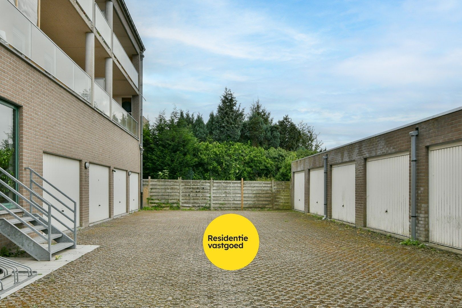 Verzorgd appartement met 2 slpks en zonnig terras te Sint-Kruis foto 9