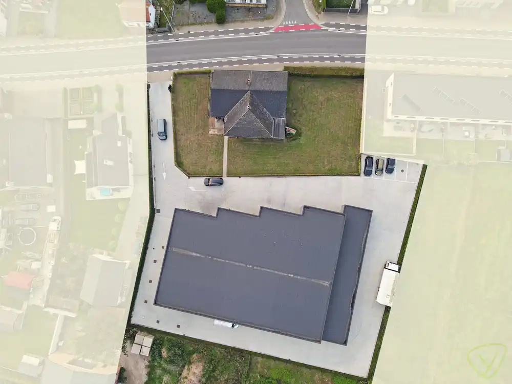 Goed gelegen magazijn te huur in de dorpskern van Bentille! foto 5