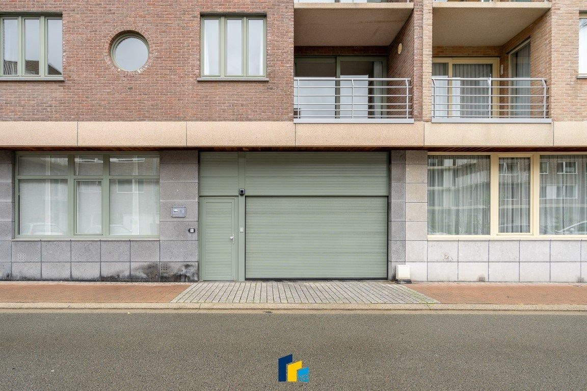 Garagebox in M. Devriendtlaan  foto {{pictureIndex}}