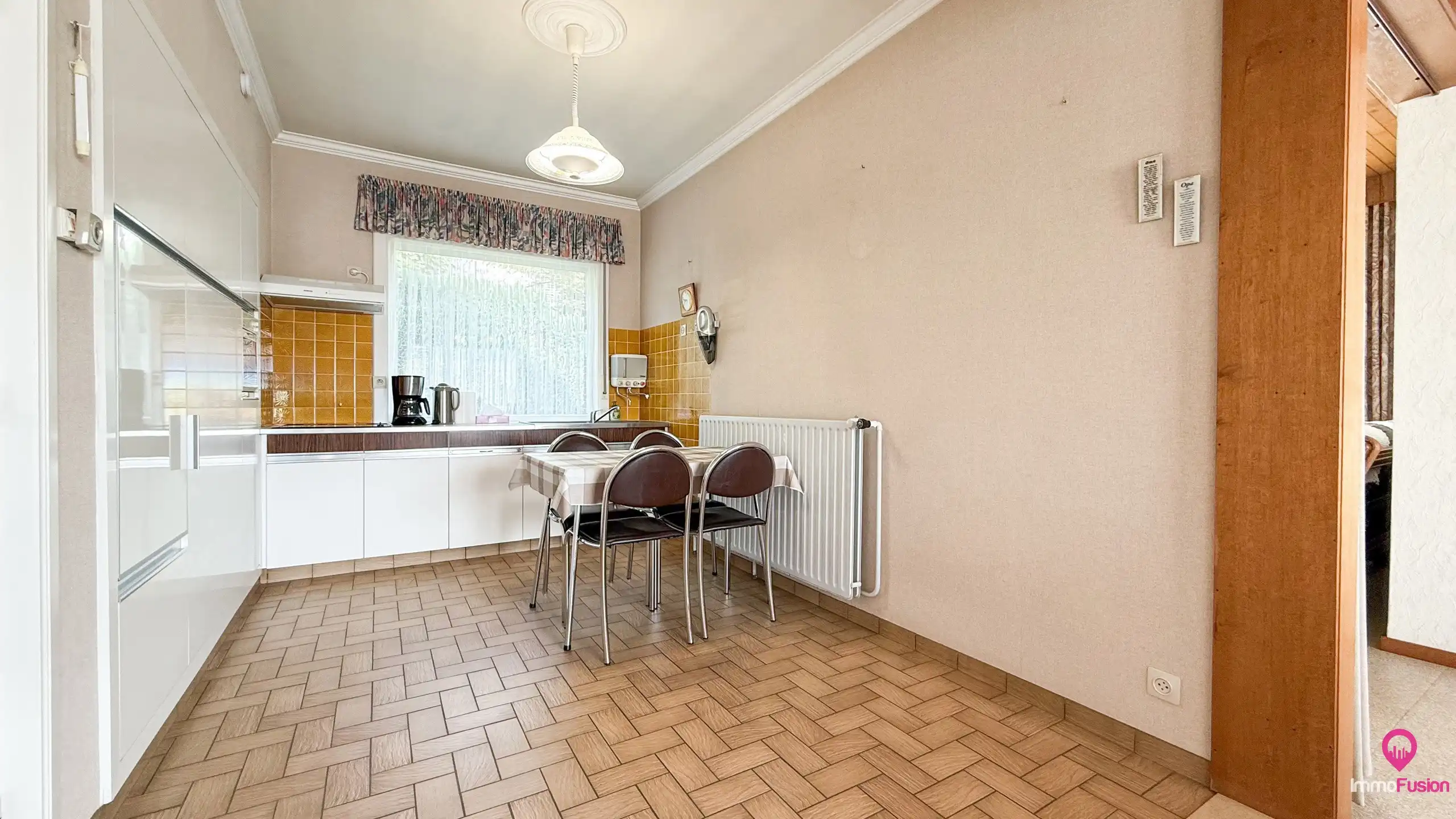 Rustig gelegen woning met dubbele garage, kelder en privacy! foto 9