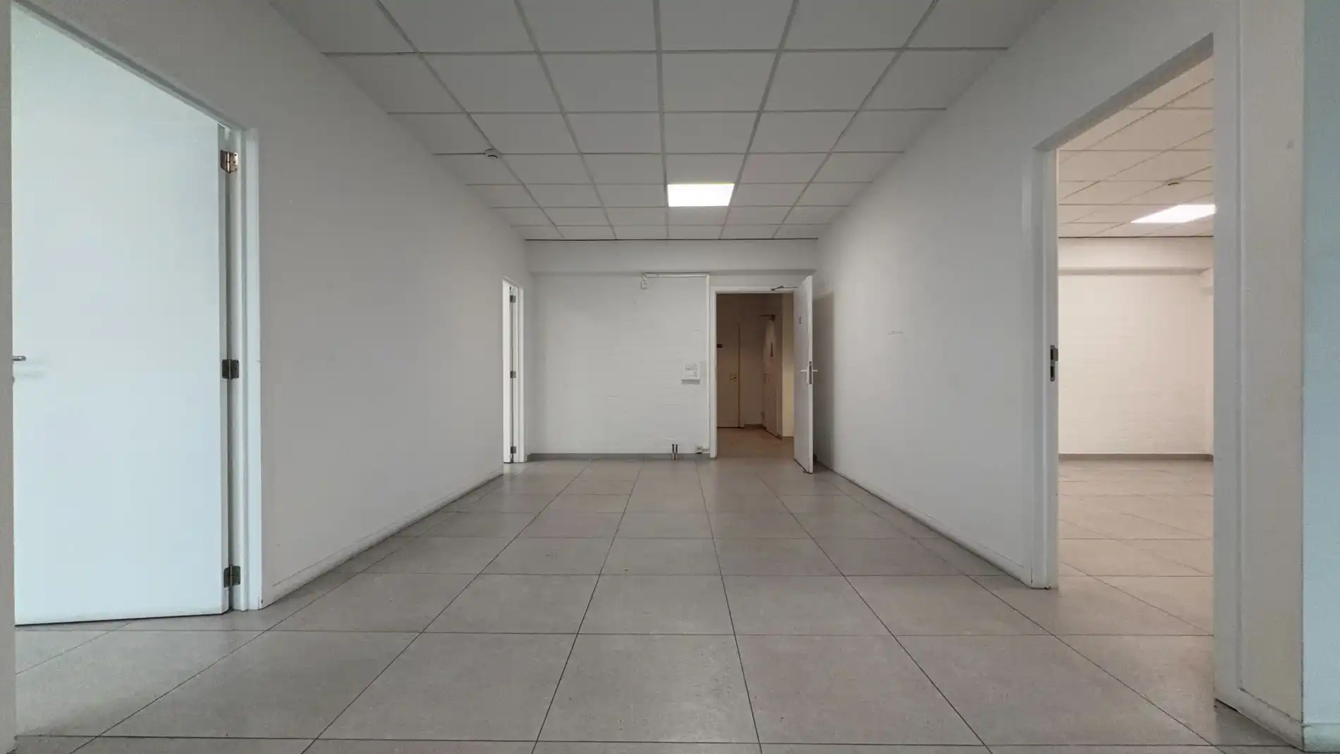 Budgetvriendelijke kantoren te huur in haven van Gent foto 13