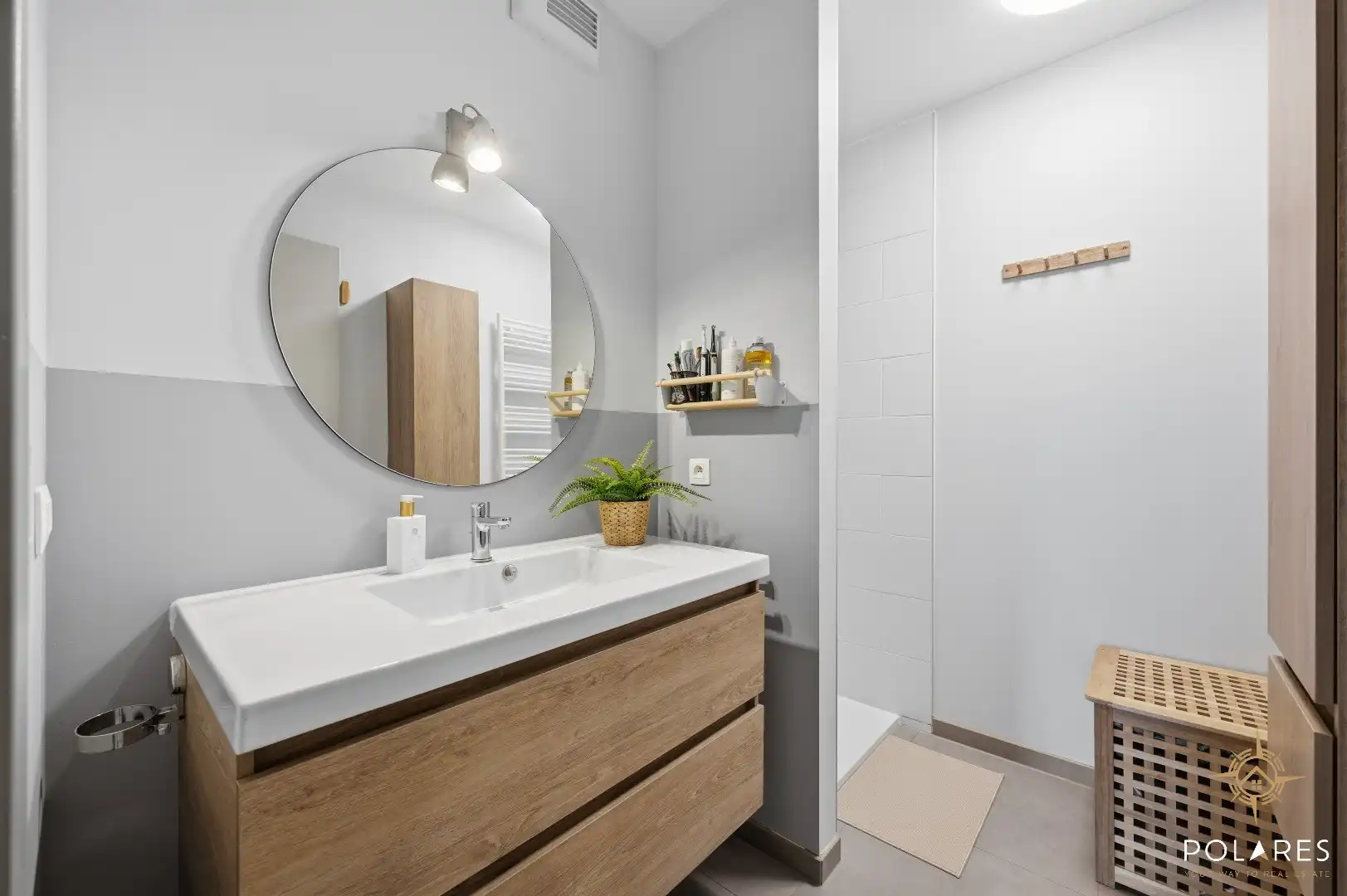 Instapklaar en energiezuining appartement met zonnige tuin en staanplaats foto 8
