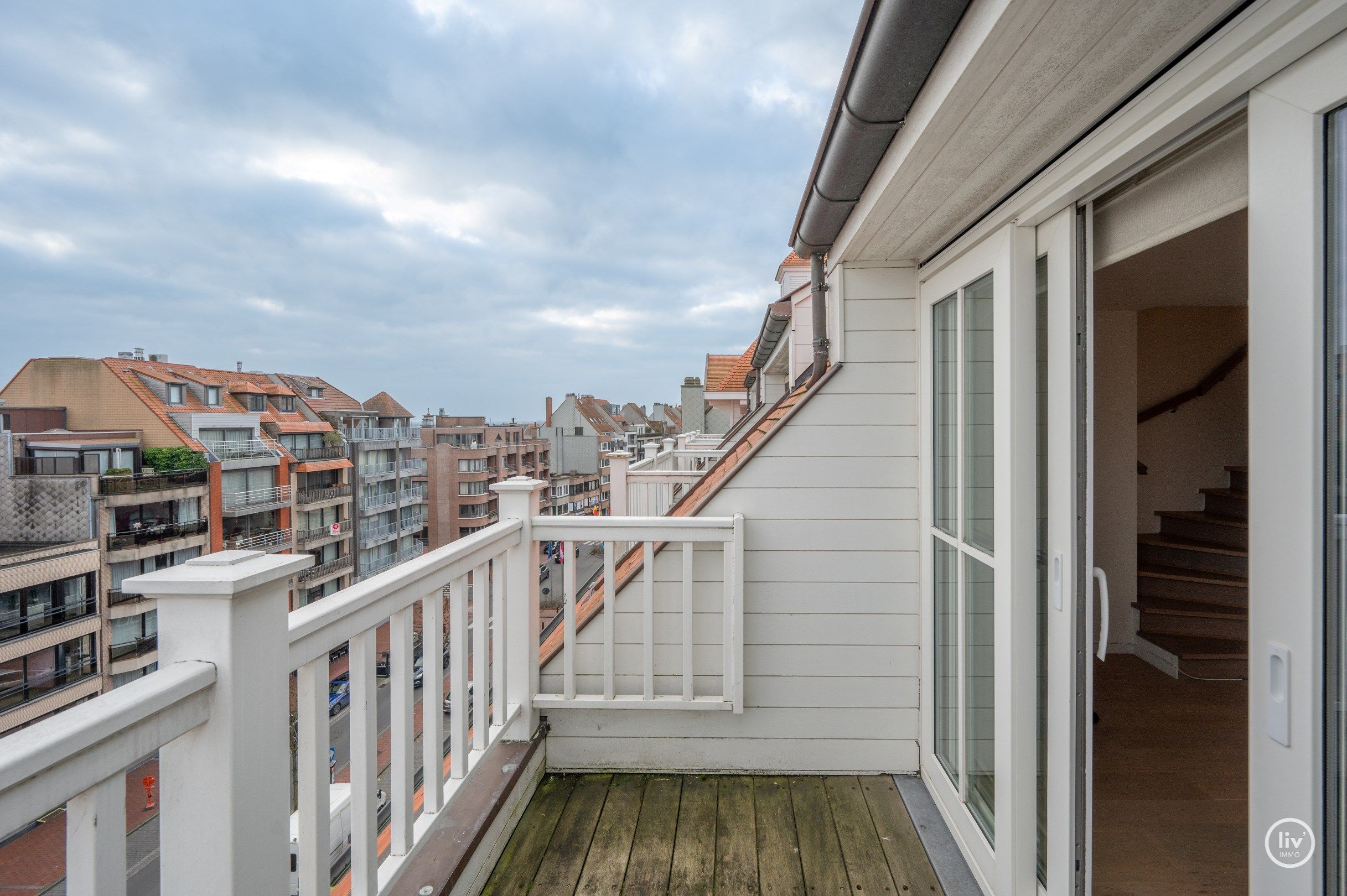 Aangenaam duplexappartement in een nieuwe residentie gelegen in de Lippenslaan, op enkele passen van de markt te Knokke foto 6