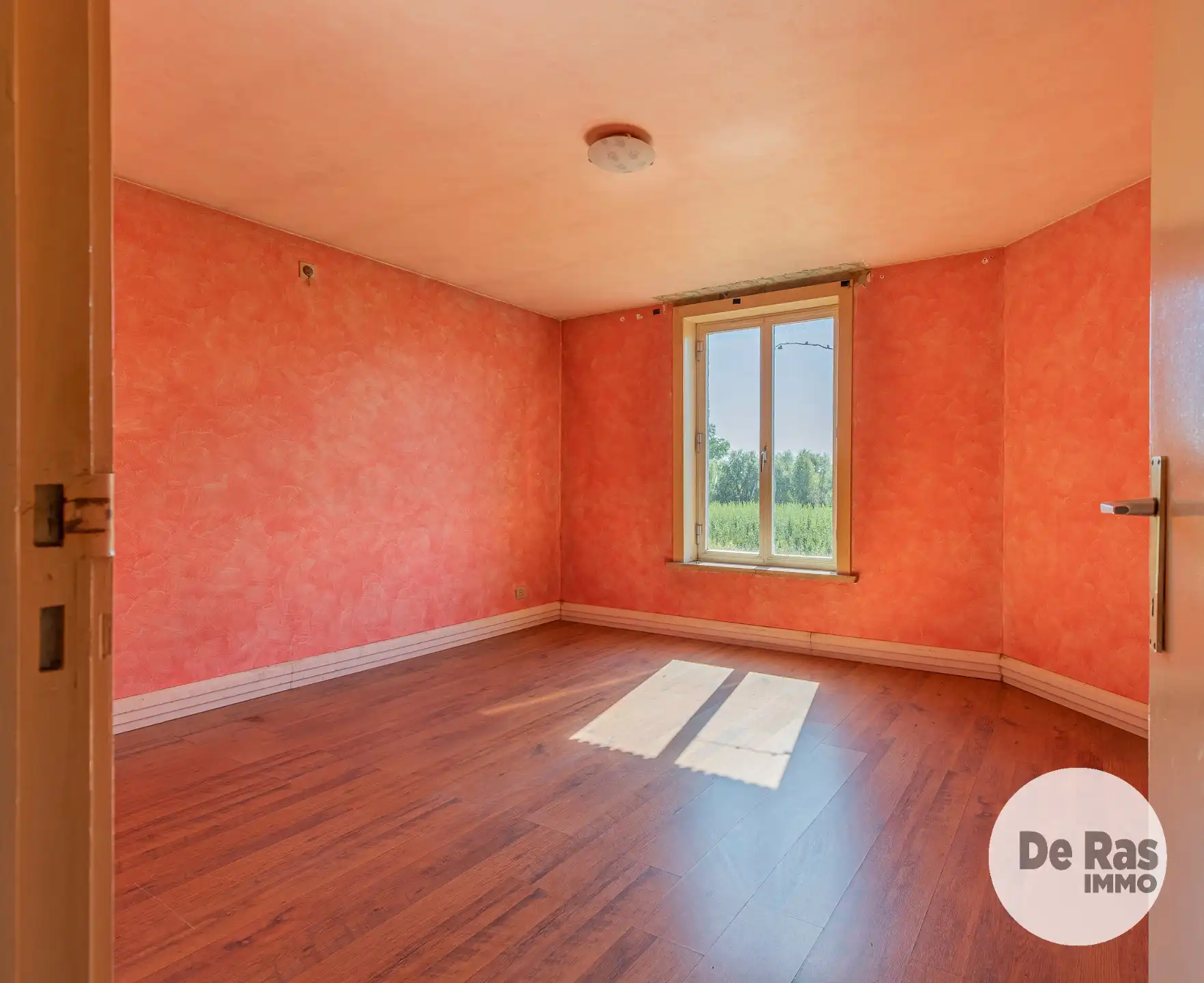 WESTREM– Solide, te renoveren HOB met vlotte bereikbaarheid foto 8