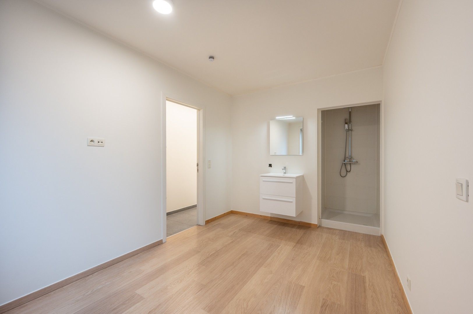 Hedendaags en lichtrijk appartement, centraal gelegen in Knokke. foto 18