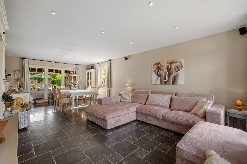 Villa van 319m² in pastorale stijl op 10a16ca foto 6