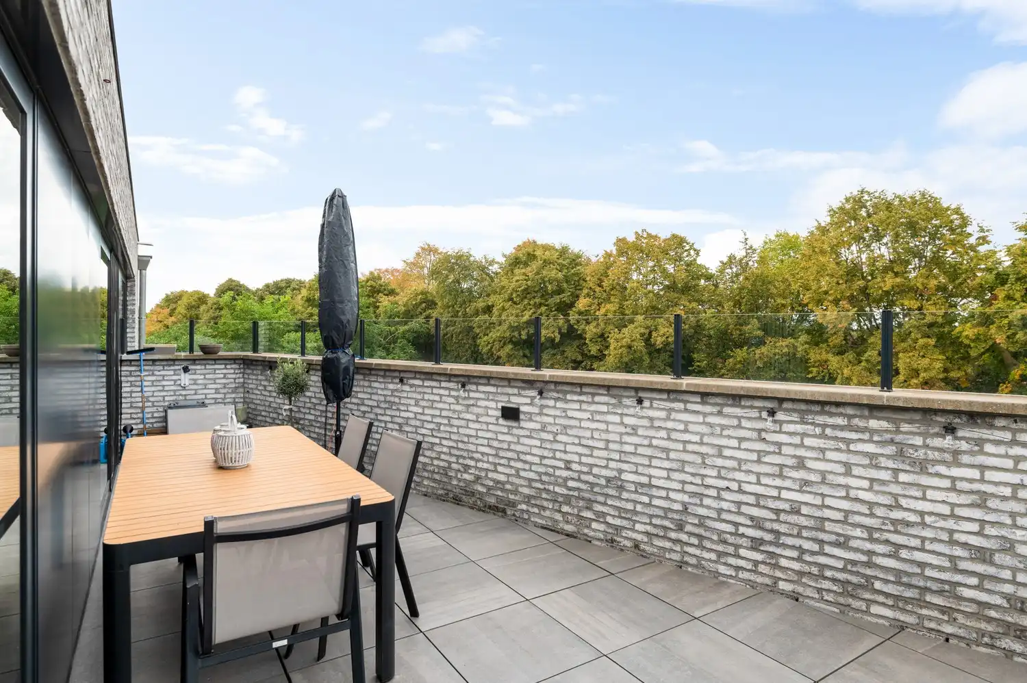 Dakappartement met 4 slaapkamers en 2 terrassen! foto 2