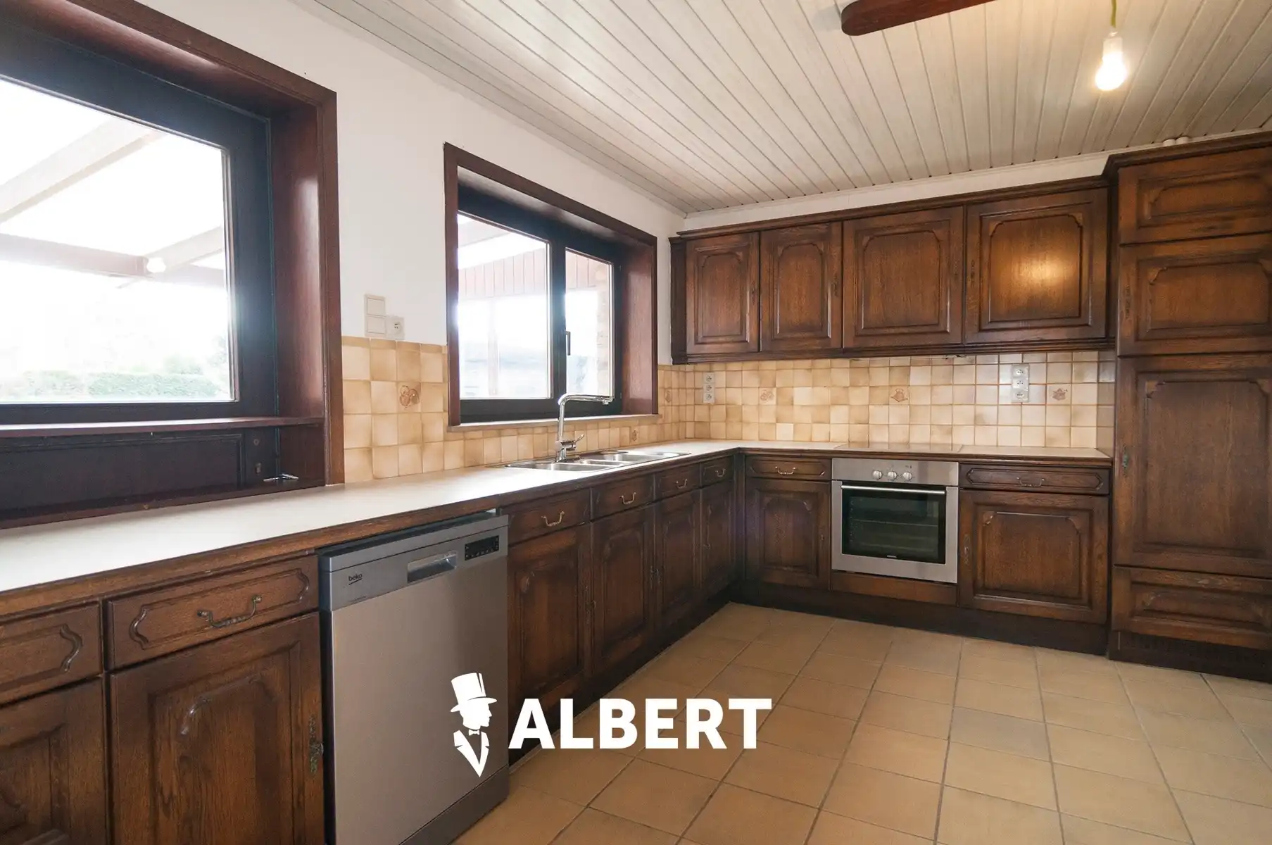 Ruime instapklare woning op toplocatie met tuin en bijgebouw foto 8