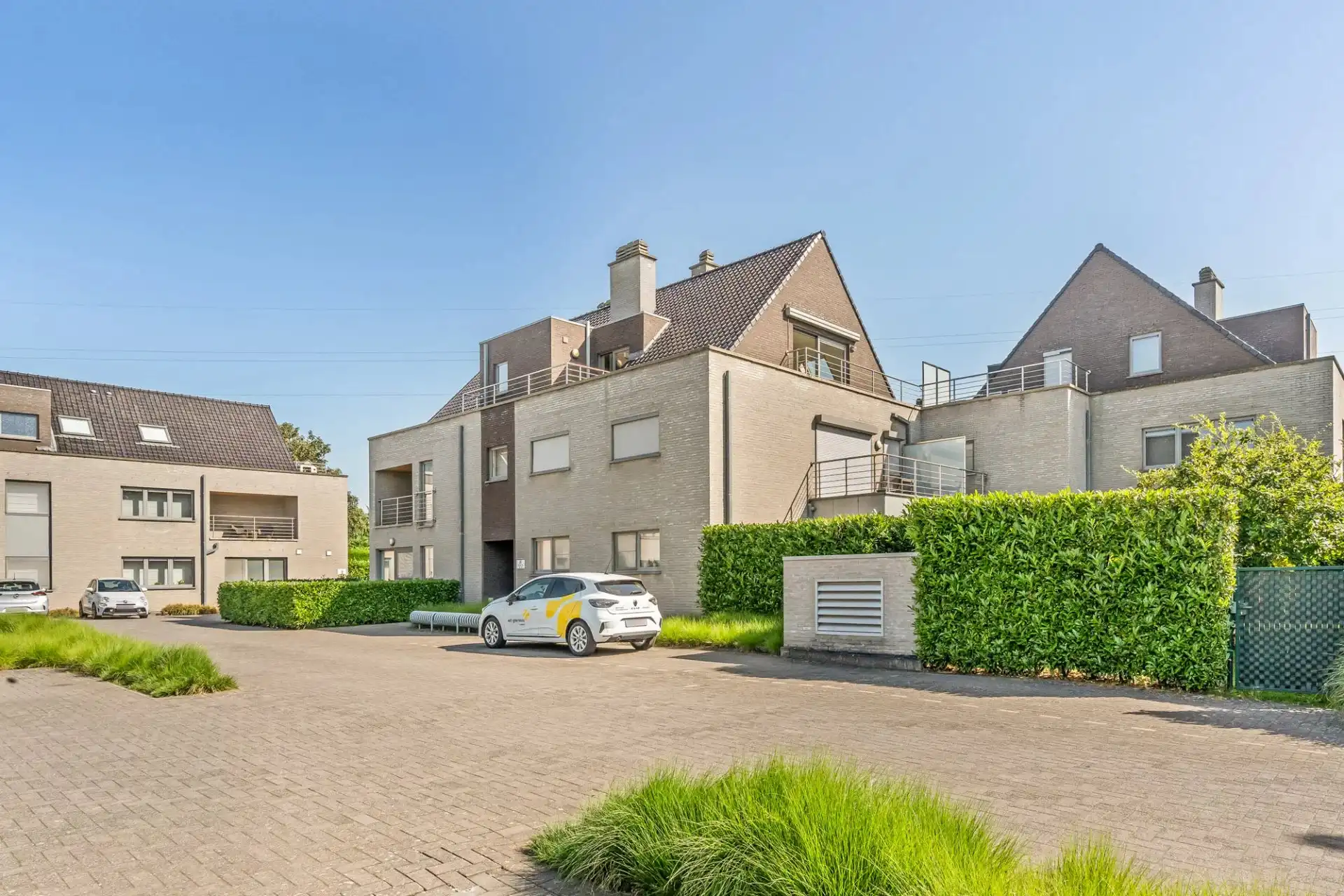 Instapklaar appartement met ruim terras in Heusden foto 27
