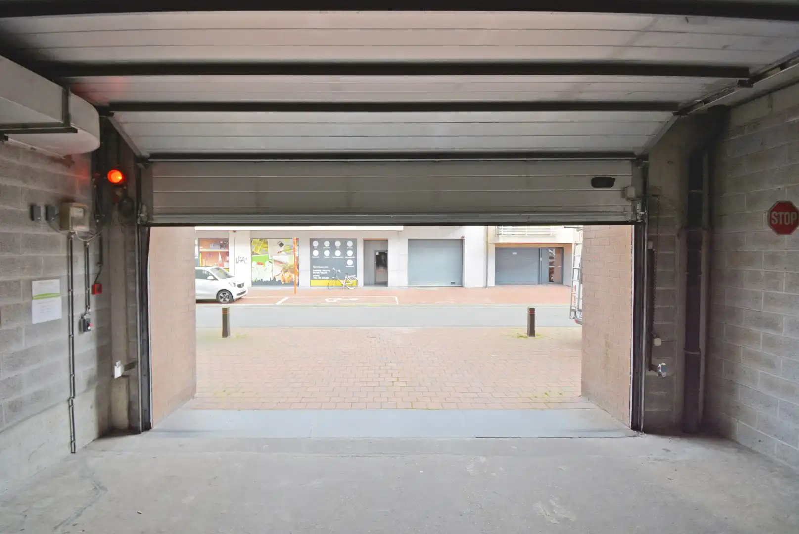 Gesloten garagebox vlakbij de Lippenslaan. foto 6