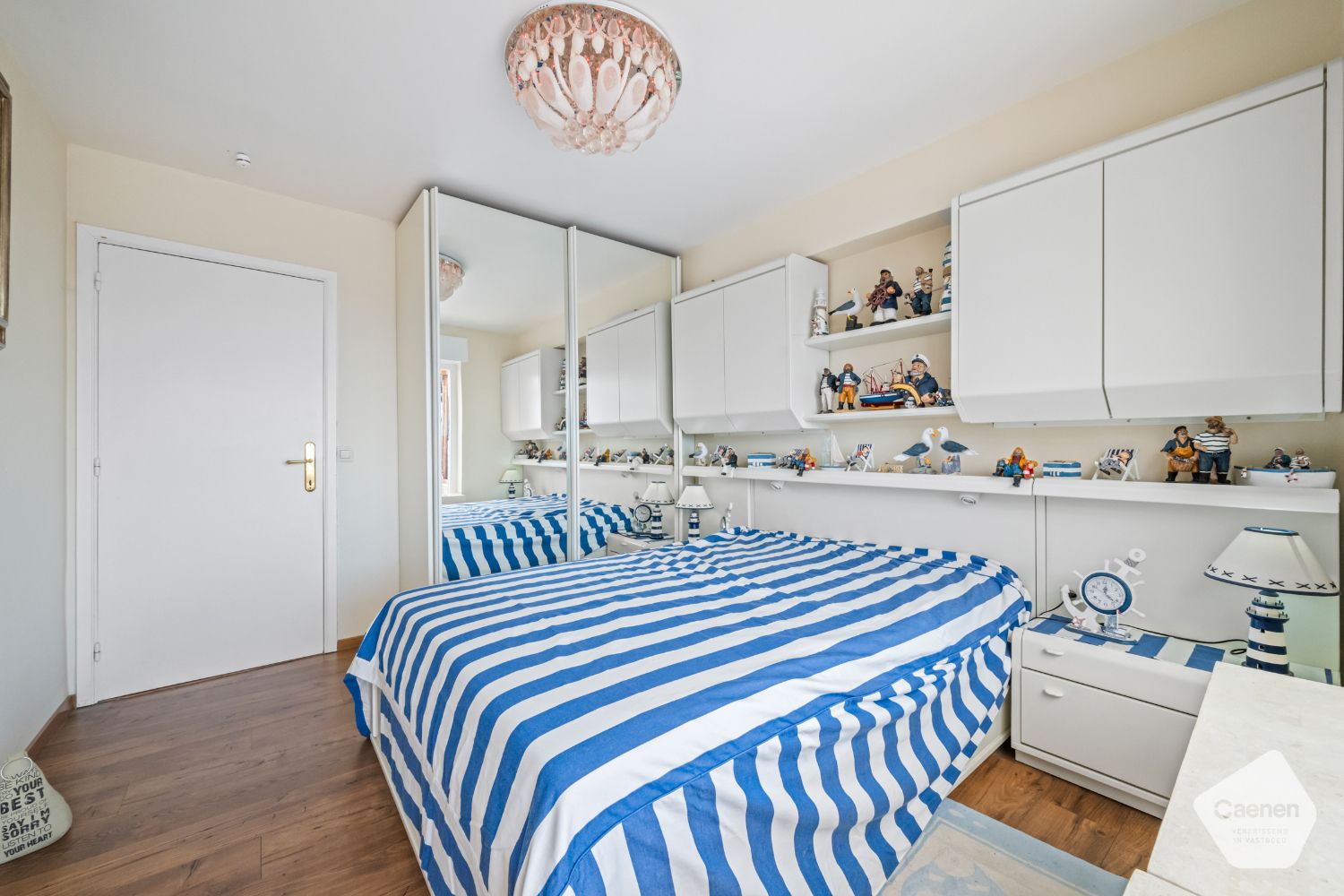 Instapklare gemeubelde penthouse met één slaapkamer en met een prachtig zicht over de zee. Met garagebox op het Casinoplein inbegrepen. foto 12