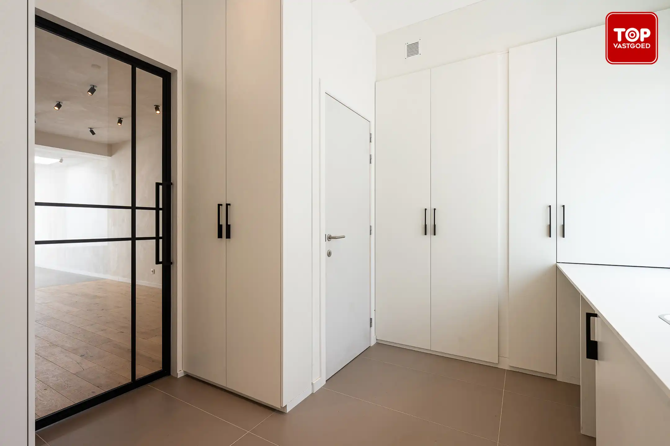 Totaal gerenoveerde woning (EPC A+) met 3 slaapkamers en tuin.  foto 3