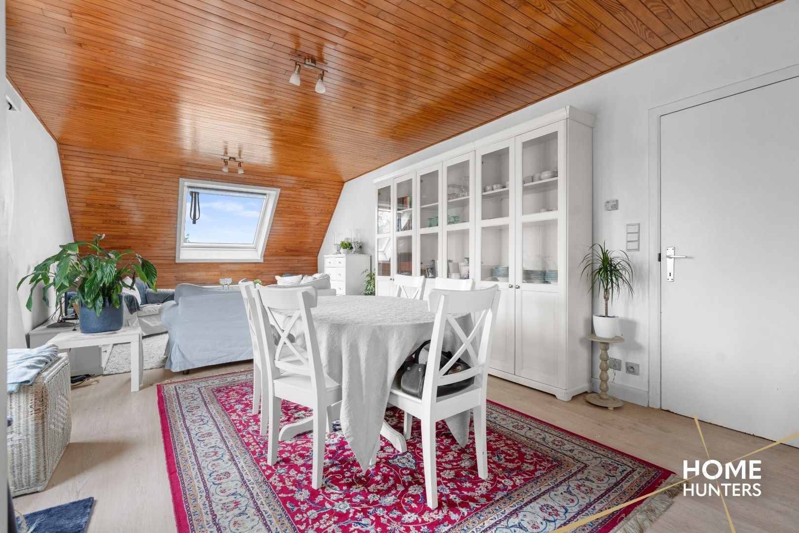 Instapklaar appartement met staanplaats in het hart van Zele! foto 13