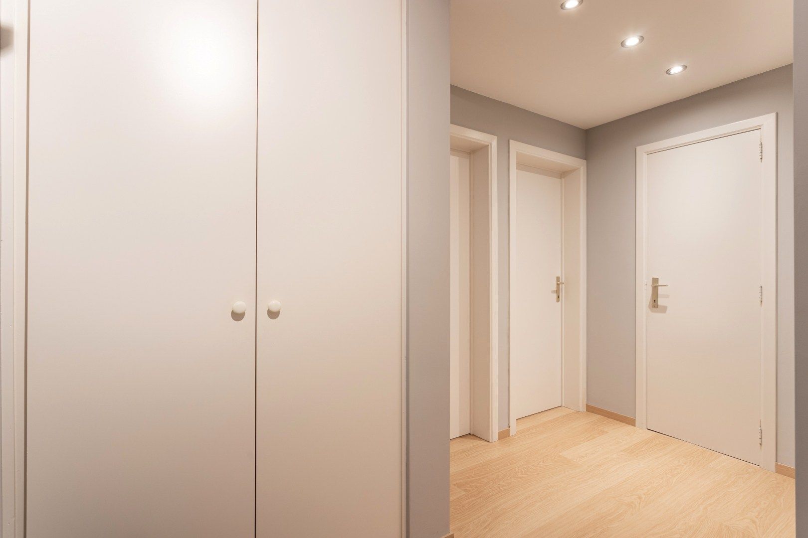 Instapklaar 2 slpk. appartement centrum Halle foto 6