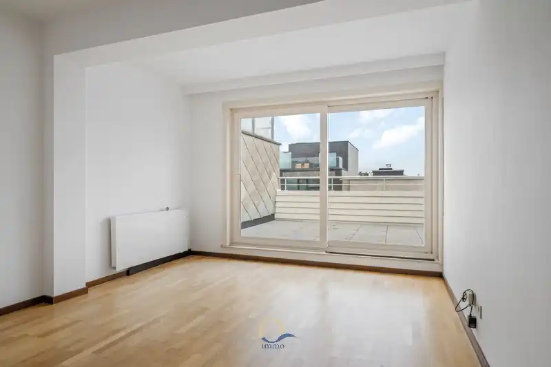 Uniek 1slpk dakappartement met royale zonneterassen op wandelafstand van zee ! foto 4