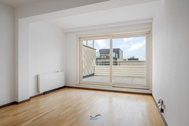 Uniek 1slpk dakappartement met royale zonneterassen op wandelafstand van zee ! foto 3