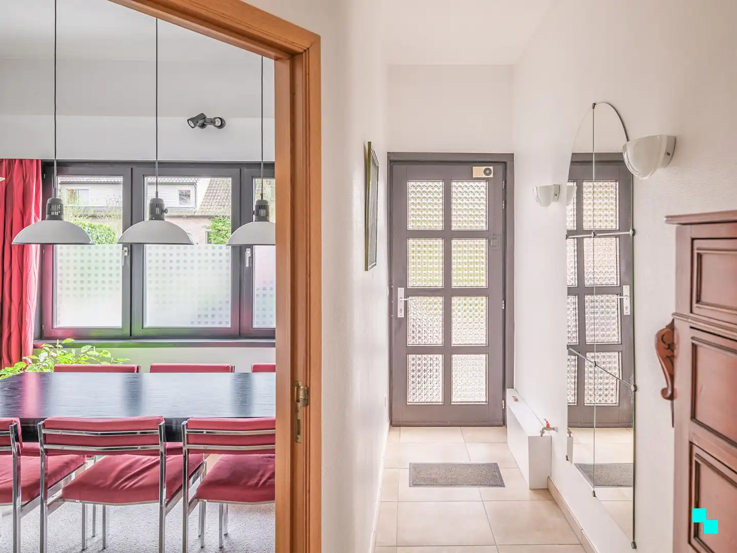 Charmante rijwoning met gezellige tuin te Gentbrugge foto 2