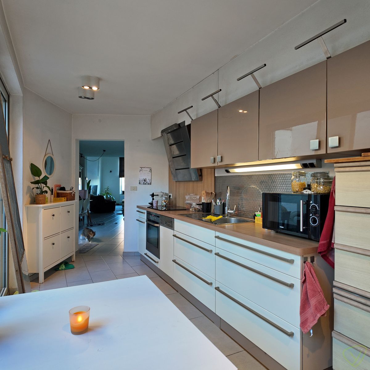Gezellig duplex appartement nabij het station van Eeklo! foto 8