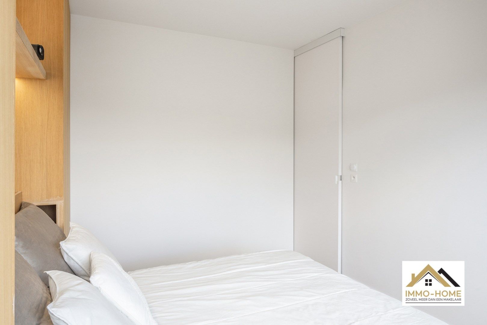 Ruime halfopen bebouwing met luxe afwerking  foto 12