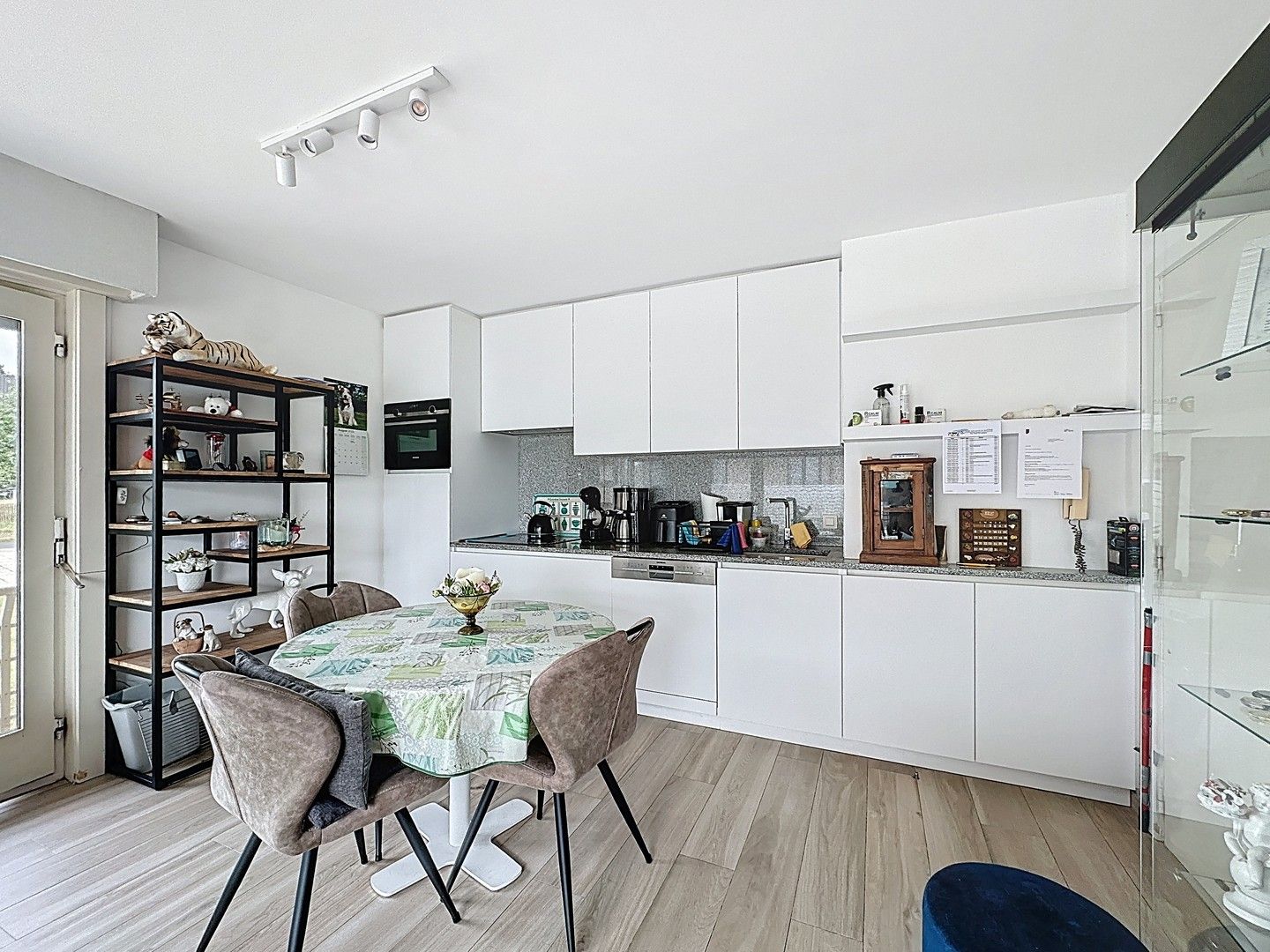 Zonovergoten hoekappartement met zonneterras en GARAGE dichtbij de duinen en de zee. foto 4
