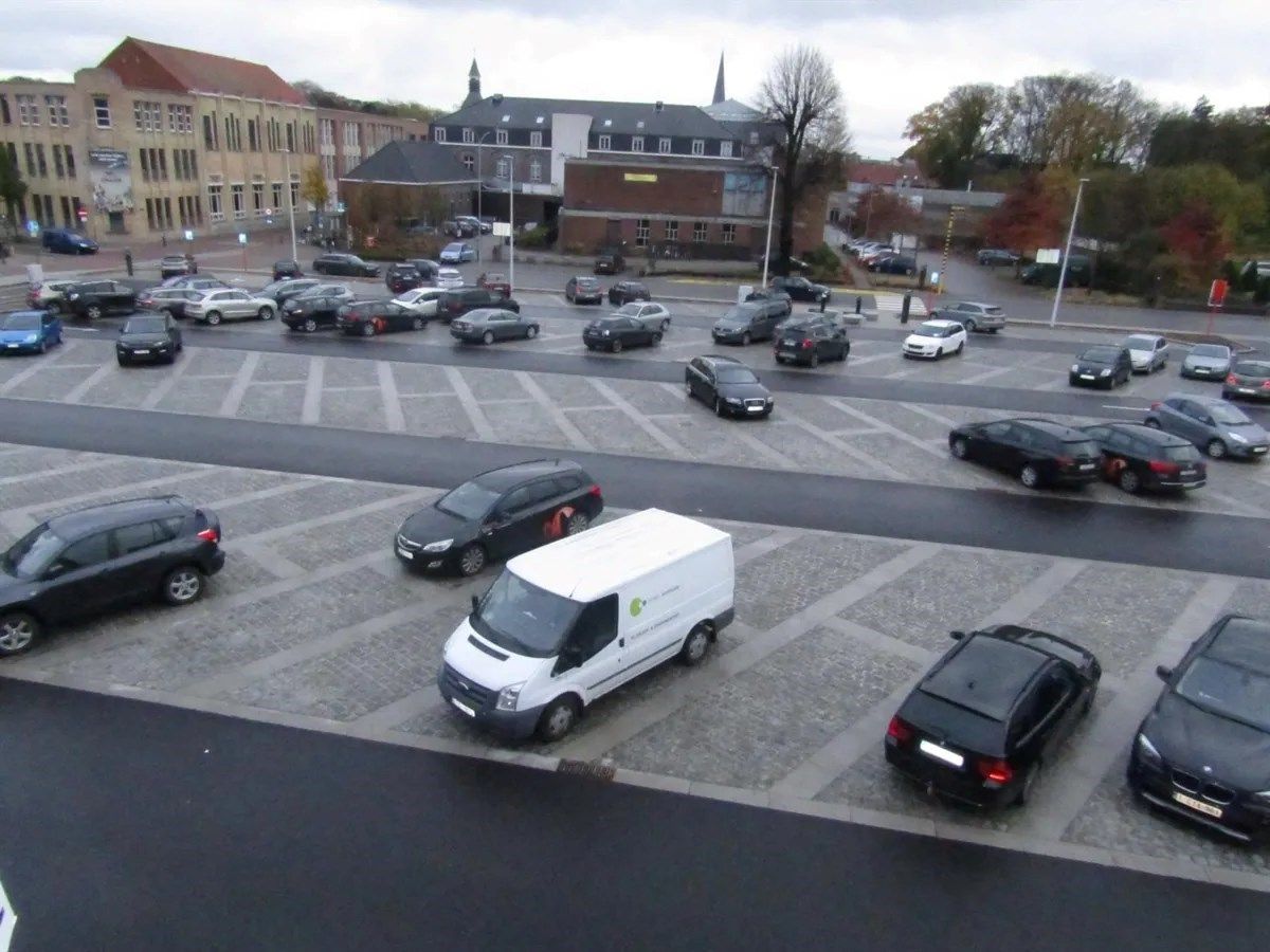 Ondergrondse staanplaats na bij het station van Waregem. foto 4