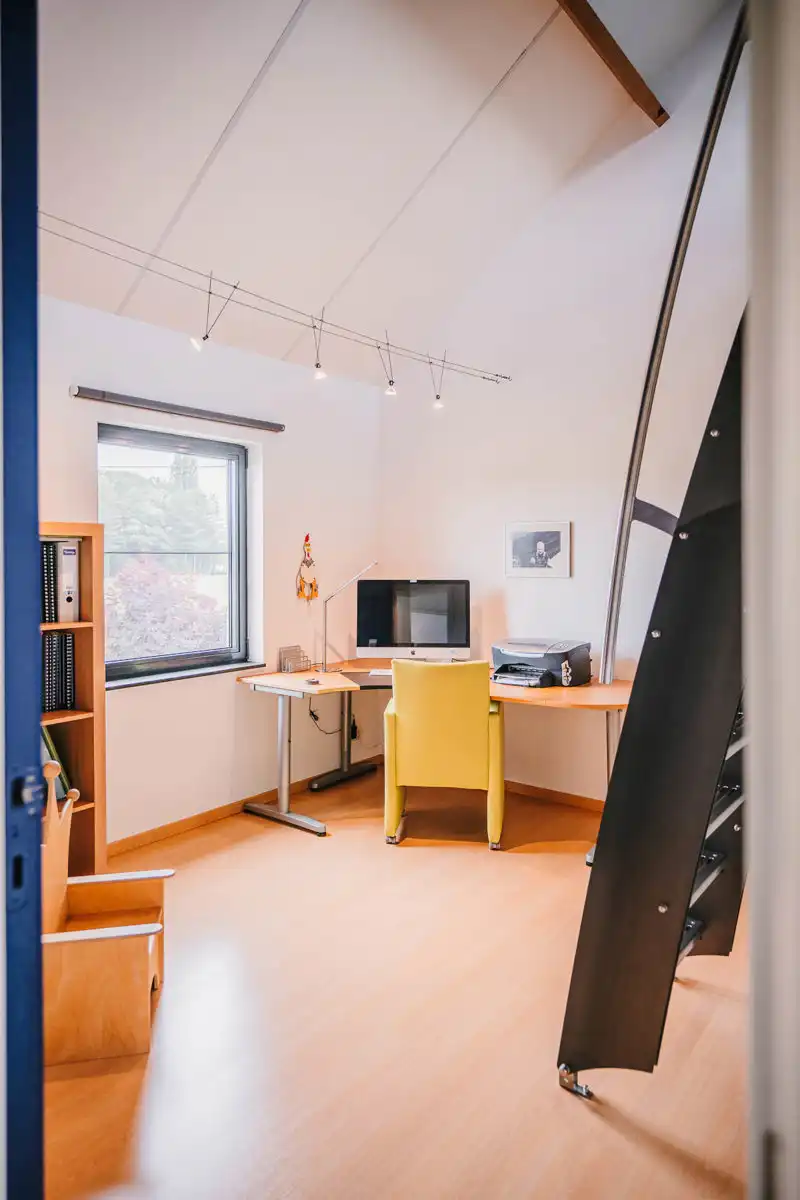Stijlvolle, eigentijdse woning op een ruim perceel foto 34