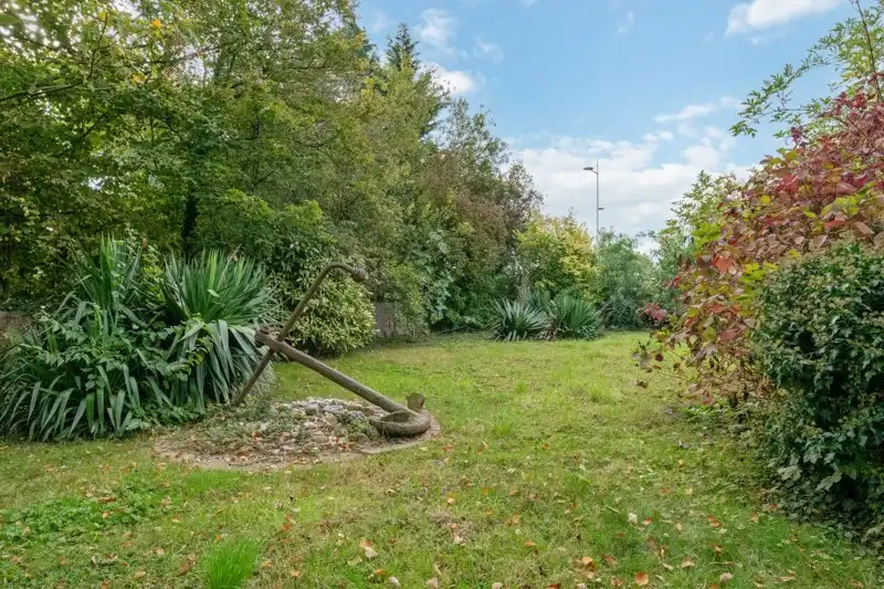 CENTRAAL GELEGEN KMO-GROND  foto 10