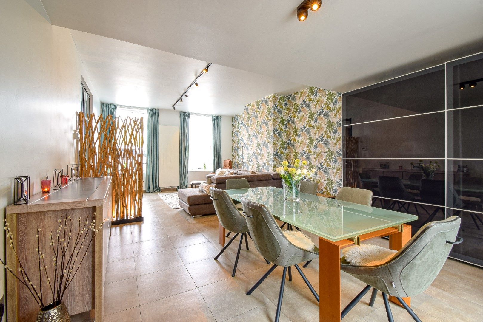 Instapklare woning met 5 slaapkamers en mogelijkheid achterliggende landbouwgrond foto 6