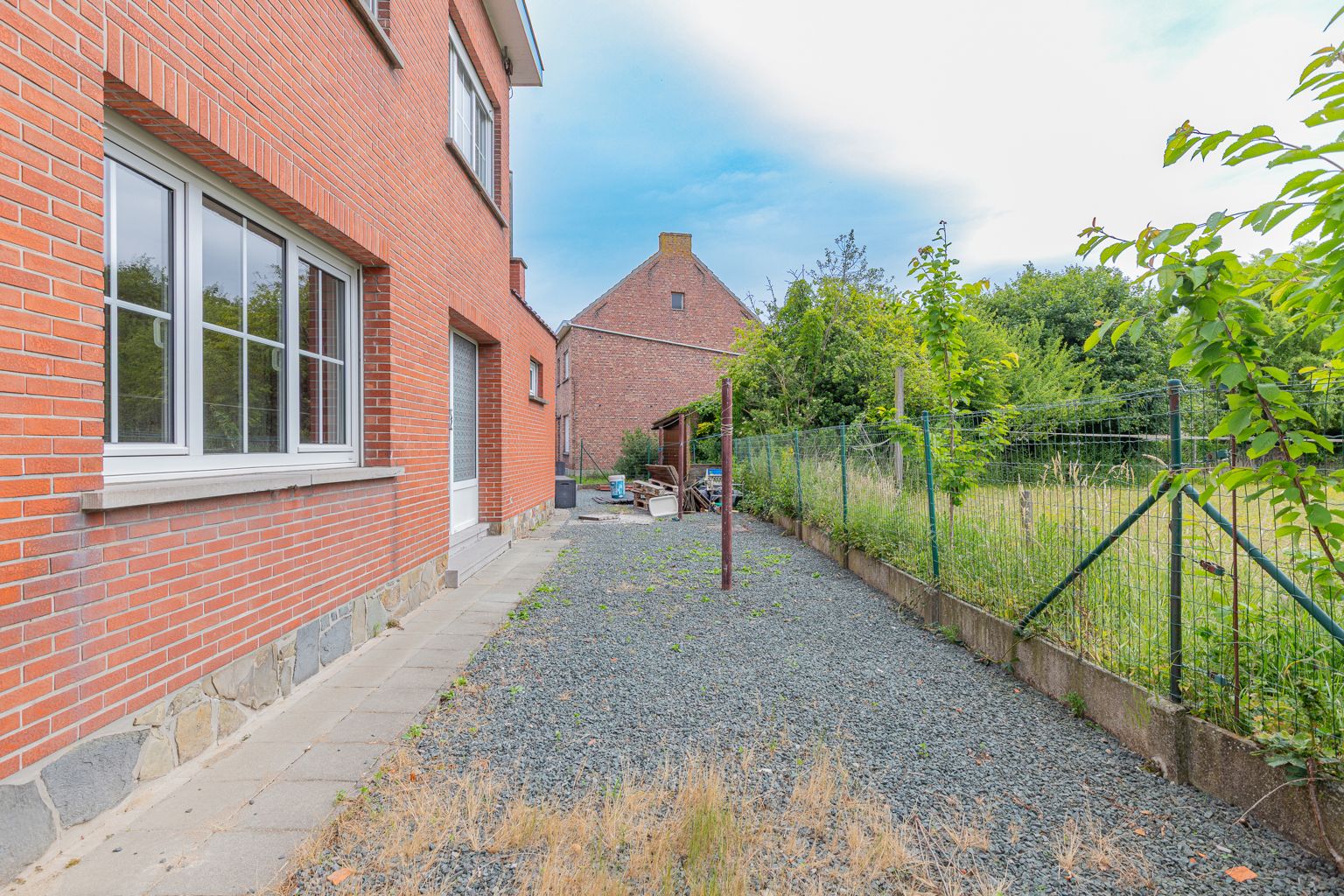 Rustig gelegen woning met 3 slaapkamers en grote tuin! foto 21