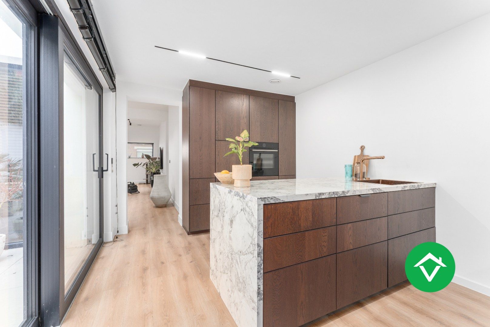 Hoog gerenoveerde woning met tuin en 4 slaapkamers te Roeselare foto 10