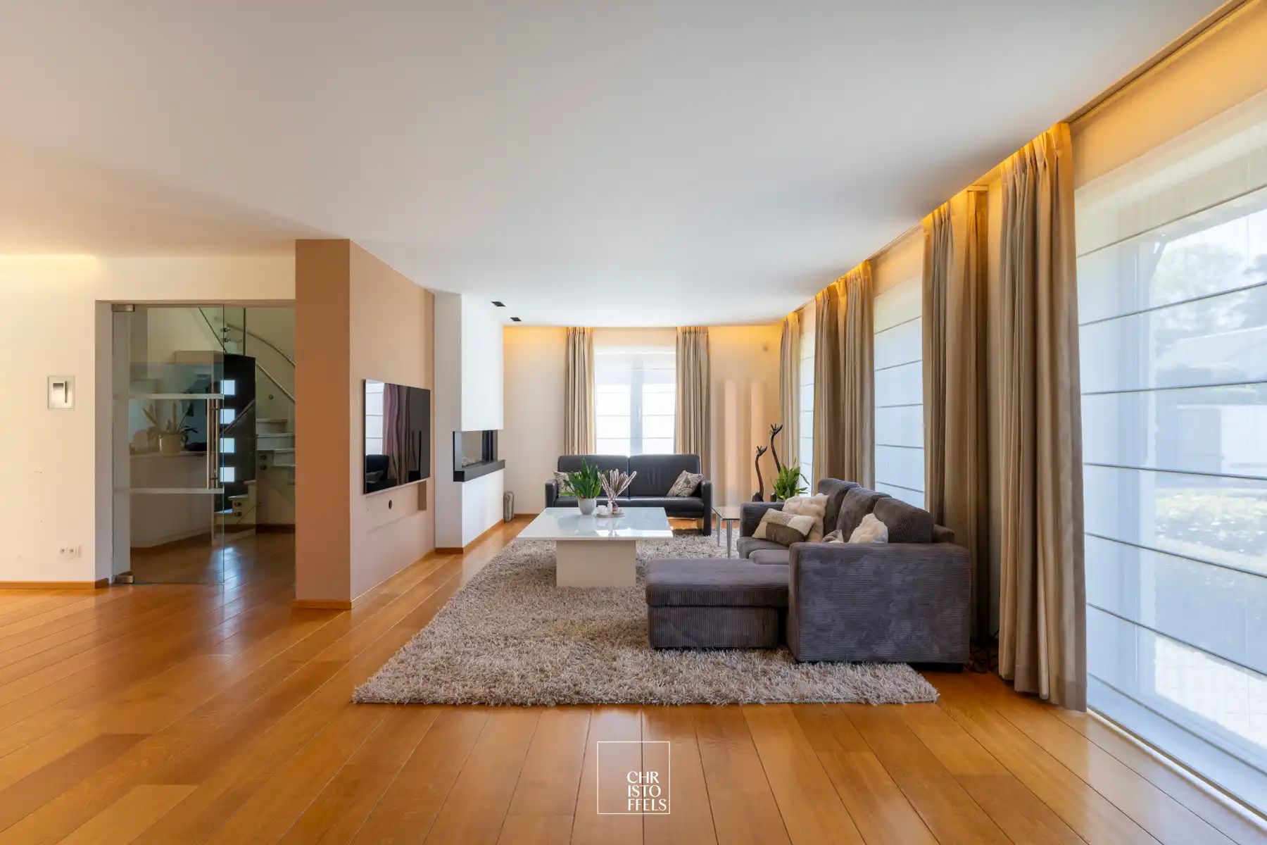 Exclusieve villa (511m²) met buitenzwembad, wellnessruimte en paardenaccommodatie in Lanaken foto 6