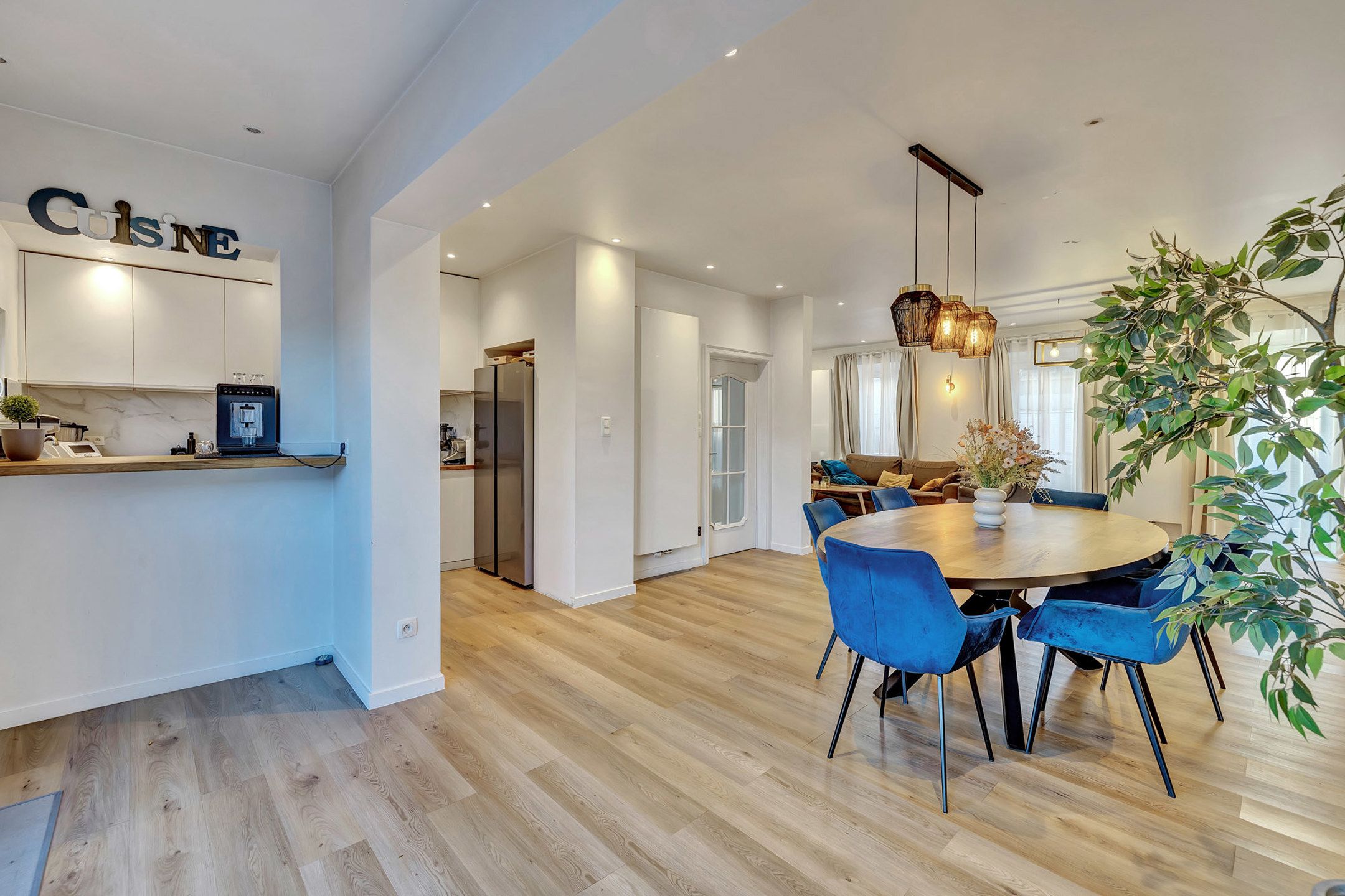 Instapklare woning met ruime tuin en garage foto 6