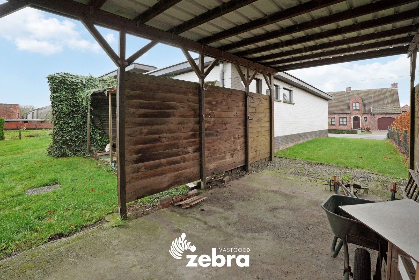 Vrijstaande bungalow op + 1.000 m² met rustige ligging foto 25