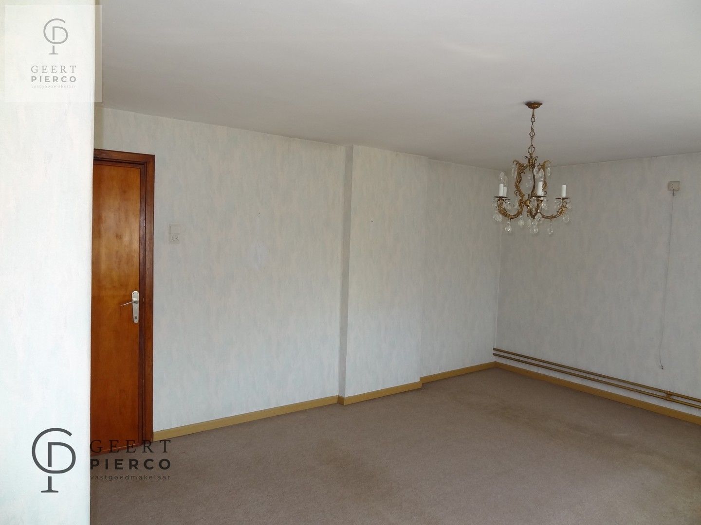 Centraal tussen Hasselt en Sint-Truiden, treffen we aan de Steenweg 56 te Alken deze te renoveren woning met drie slaapkamer, garage en tuin op een perceel van 8a03ca (breedte perceel circa 22m). foto 22