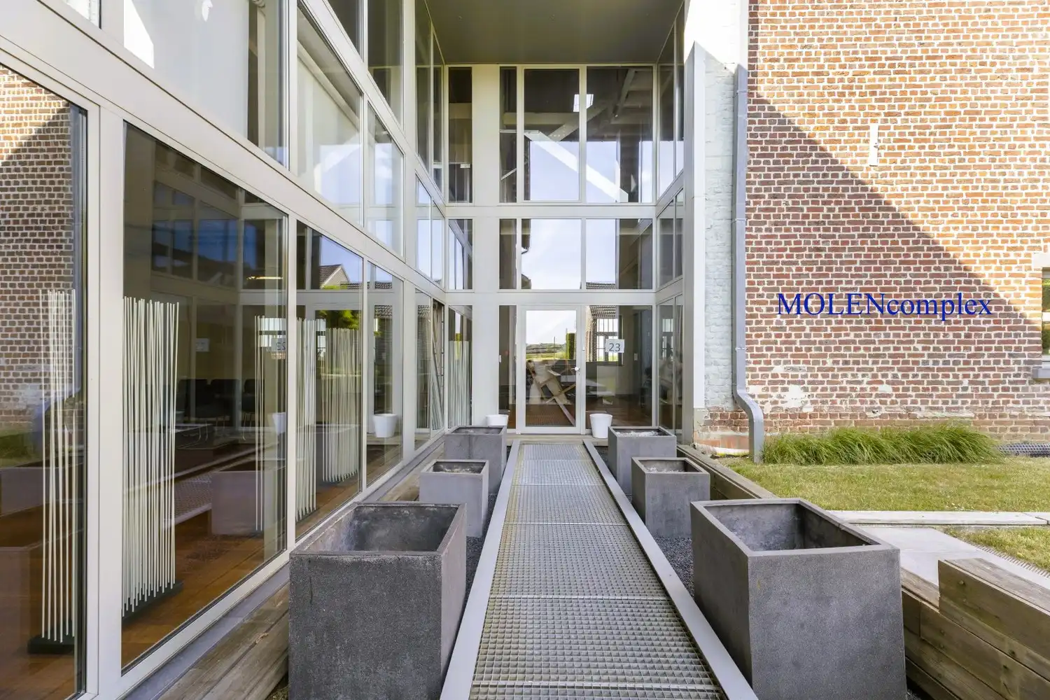 uniek GEHEEL van topklasse VILLA  met een afzonderlijk historisch MOLEN-complex (kantoren / eventlocatie) foto 23