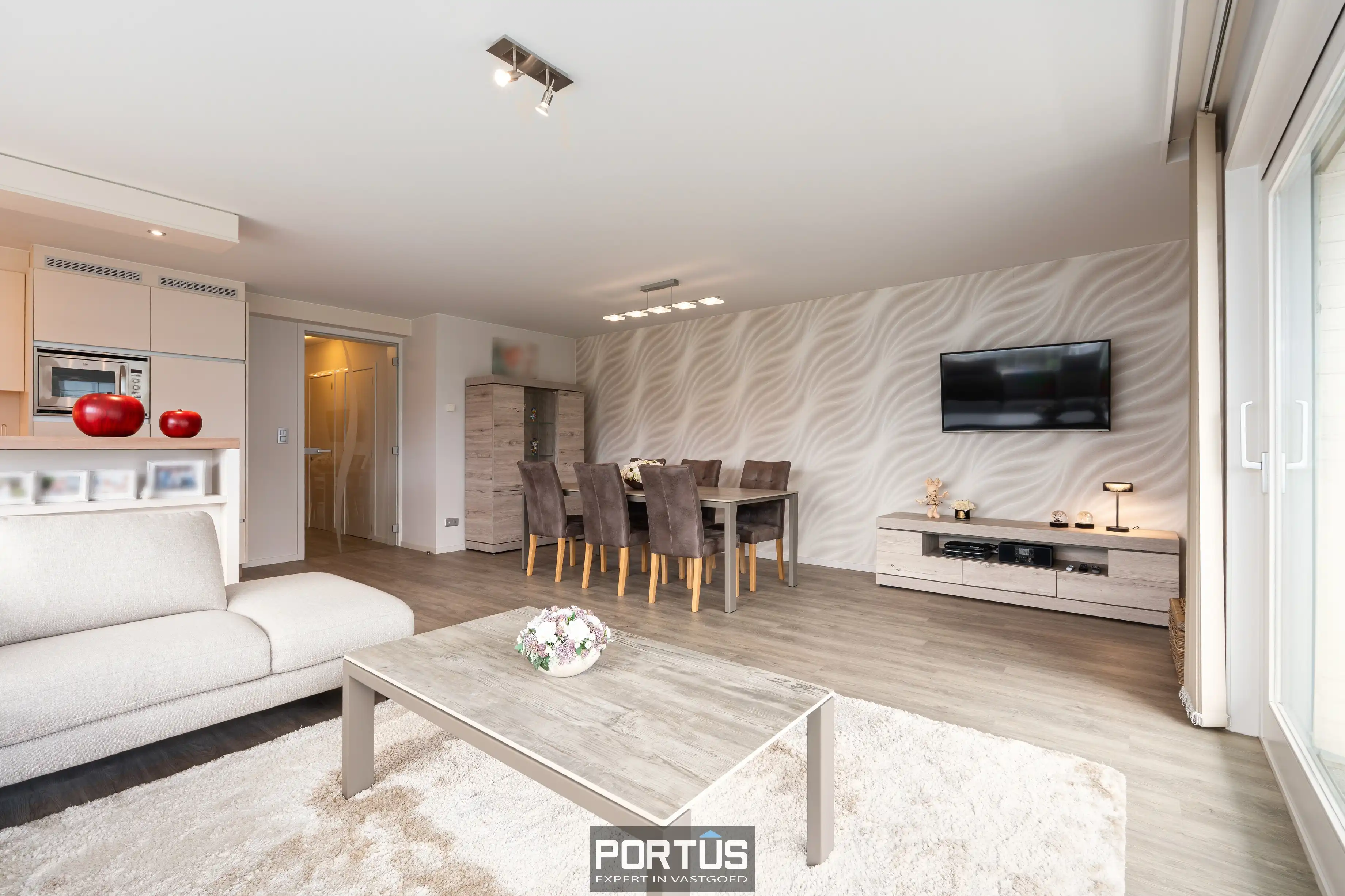 Ruim zonnig hoekappartement te koop te Nieuwpoort foto 2