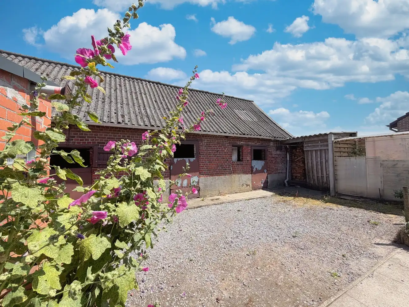 Unieke, landelijke eigendom met weide op 4700m²!!! foto 16