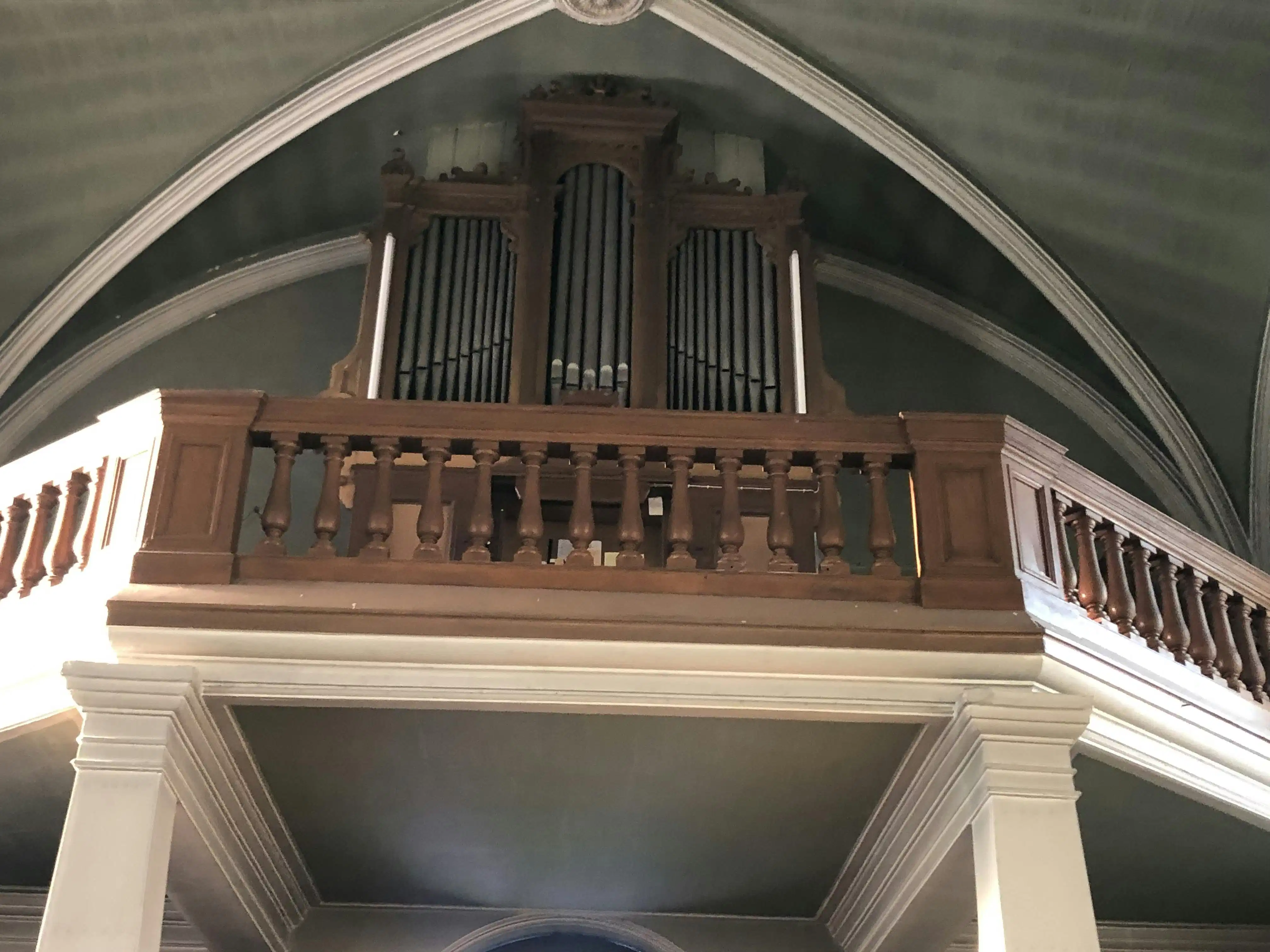 Landelijk gelegen historische kerk foto 4