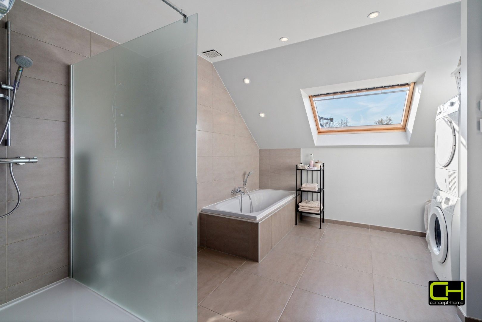 Ruim appartement met twee slaapkamers te koop in Lovendegem foto 12