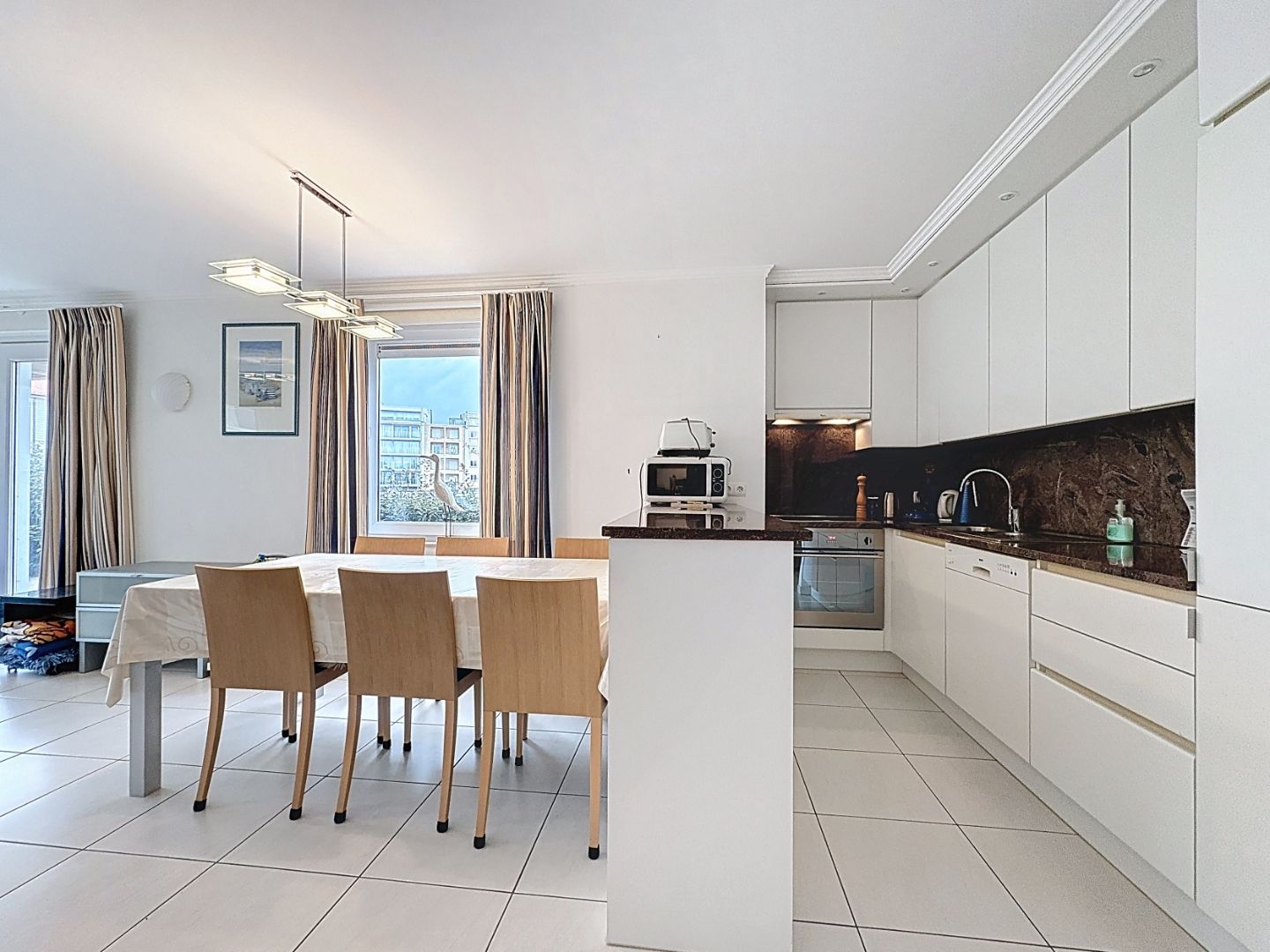 Appartement met topligging, zicht op de duinen en Mieke Hill. foto 5