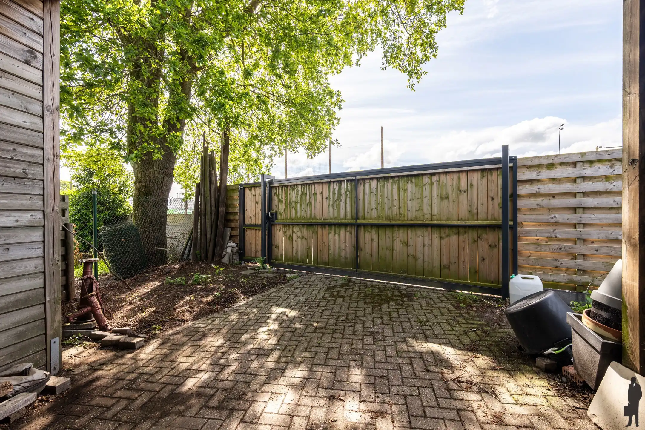 Vrijstaande, ruime gezinswoning met 5-7 slpk. en/of mogelijkheden tot kantoor - beroep aan huis foto 32
