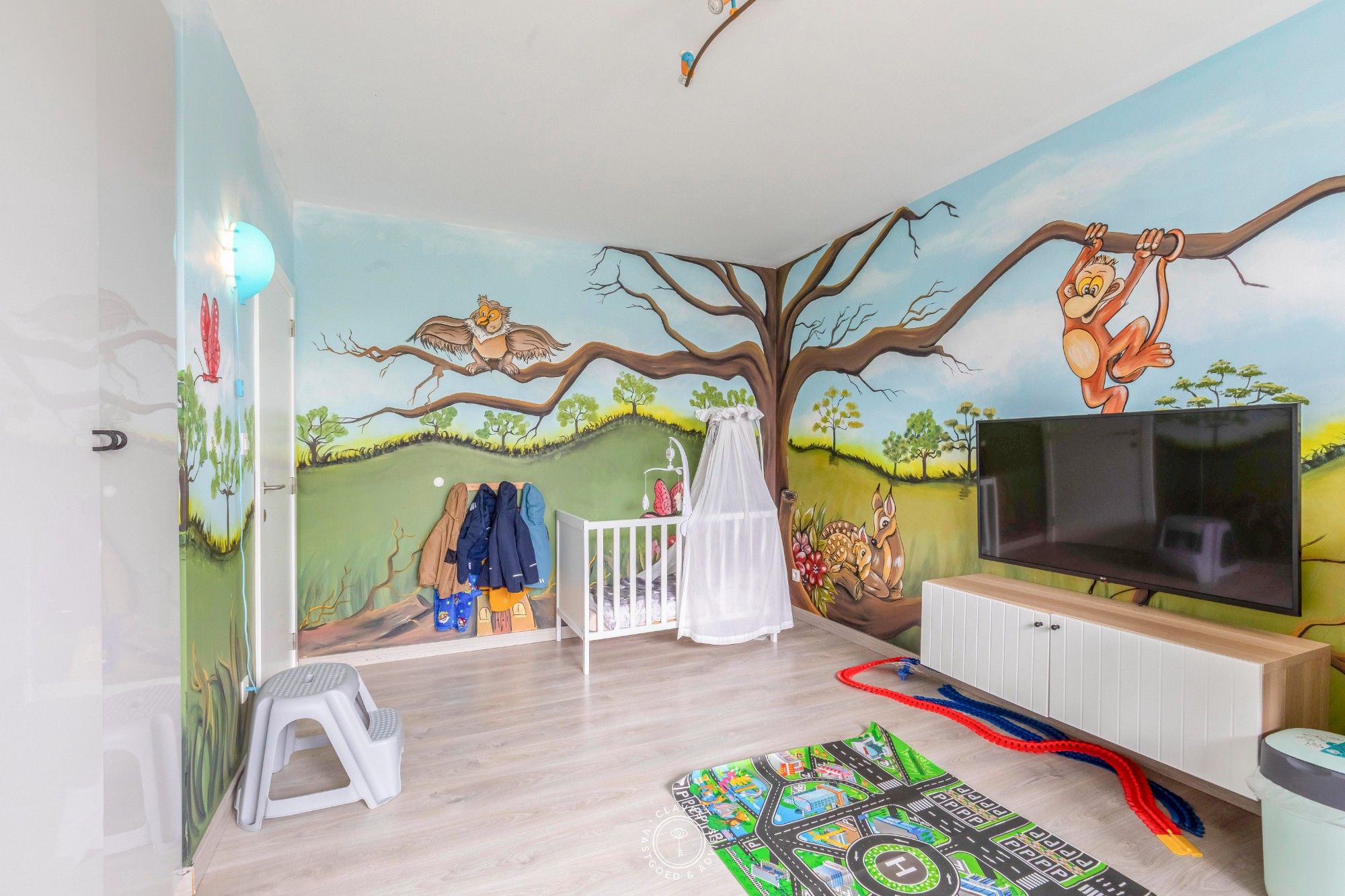 Unieke, ruime gezinswoning met 5 slaapkamers en 3 badkamers op topligging foto 13