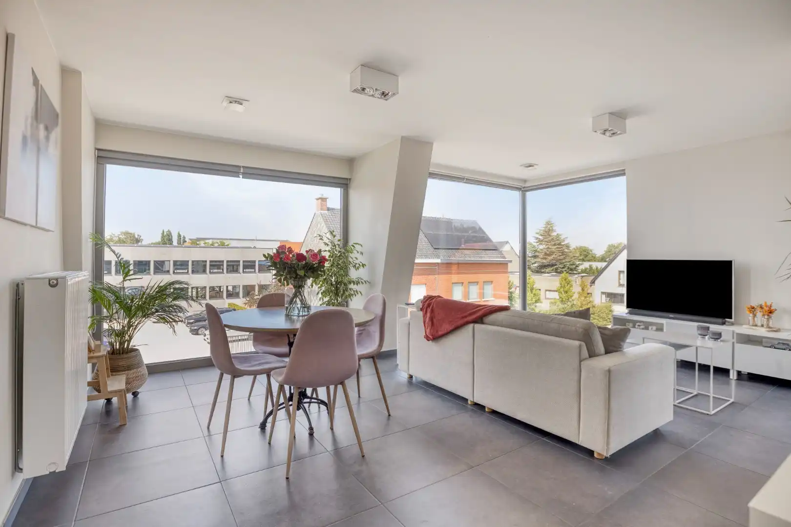 Mooi appartement met 2 slaapkamers in centrum Wevelgem! foto 2