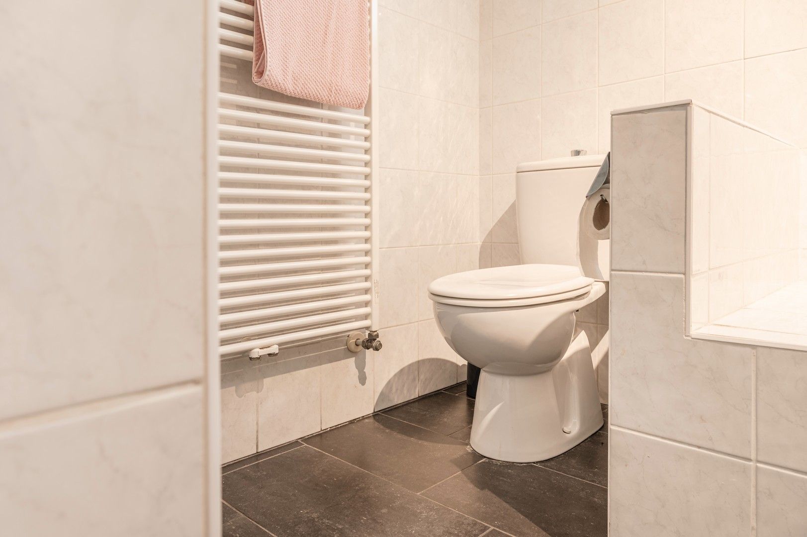 Ruime instapklare woning met garage foto 12