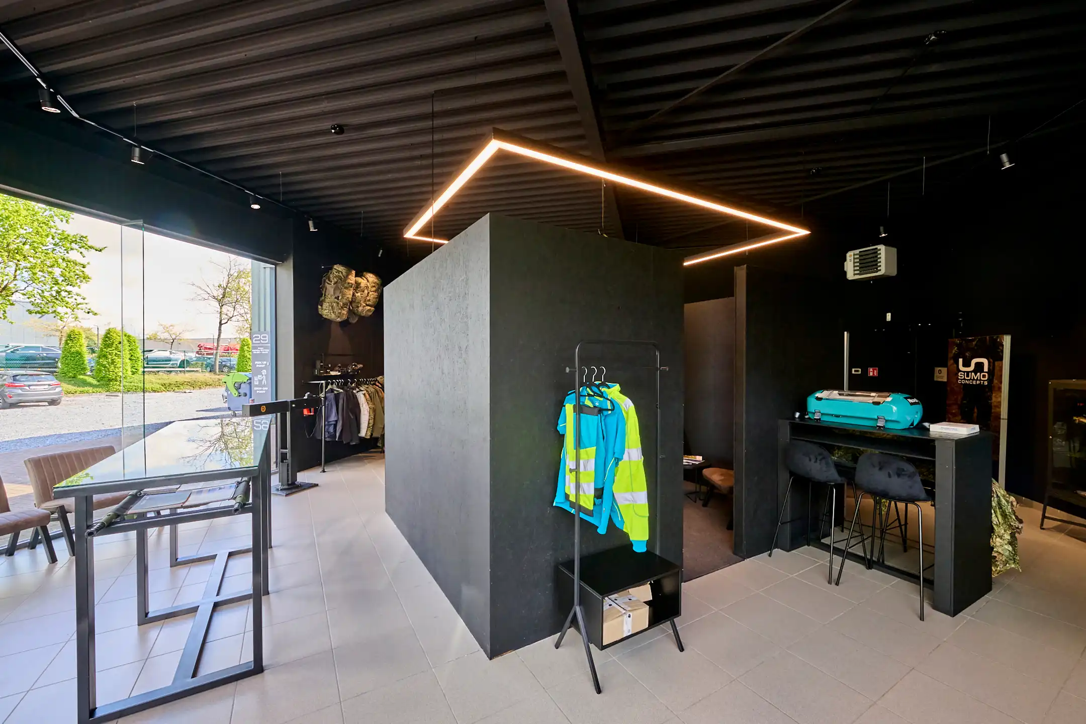 BEDRIJFSGEBOUW MET GROOT BUITENTERREIN IN GENK foto 13