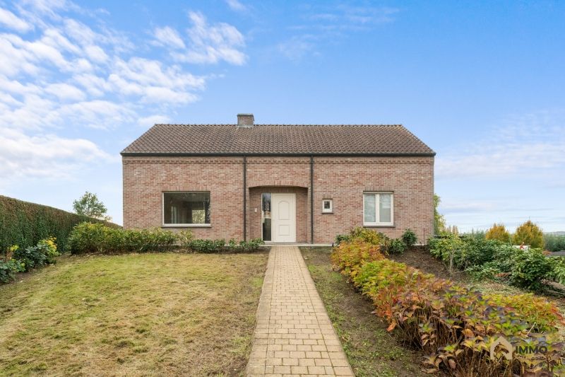 Te koop Moorslede alleenstaande villa op +/- 1600m², prachtig vergezichten foto 2