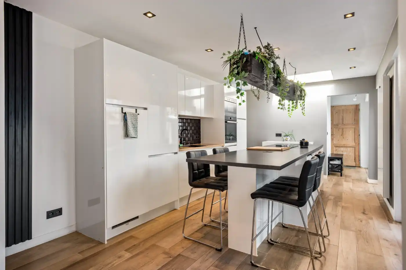 Gerenoveerde, instapklare woning met 2 à 3 slpk. en tuin foto 11