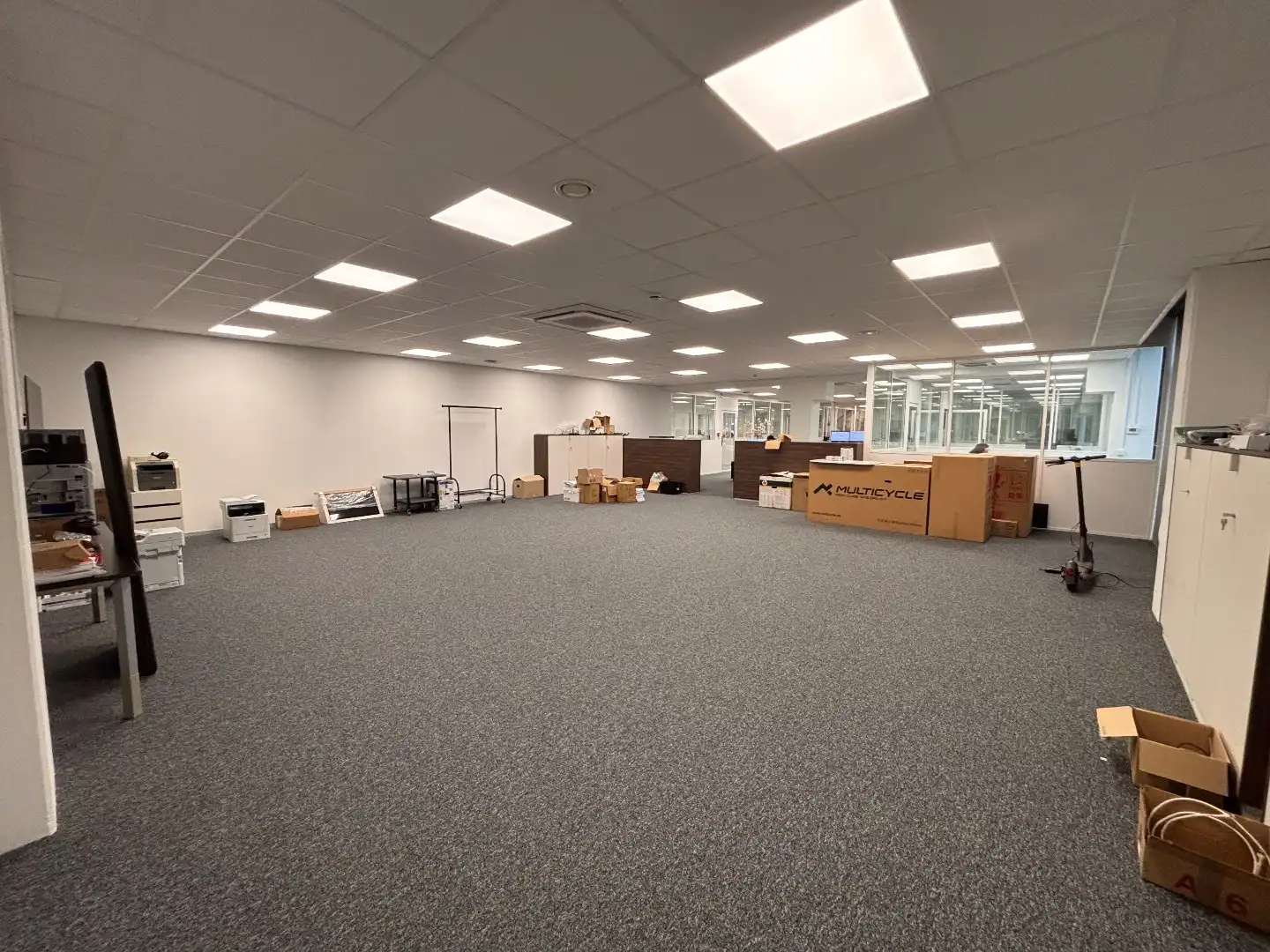 Modern en veelzijdig kantoorgebouw van 675m² te huur – Pottelberg foto 8